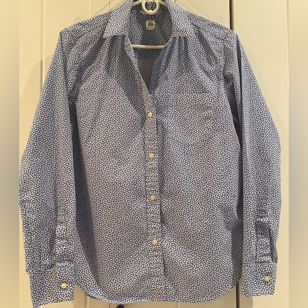 Gap ditsy floral button-up shirt